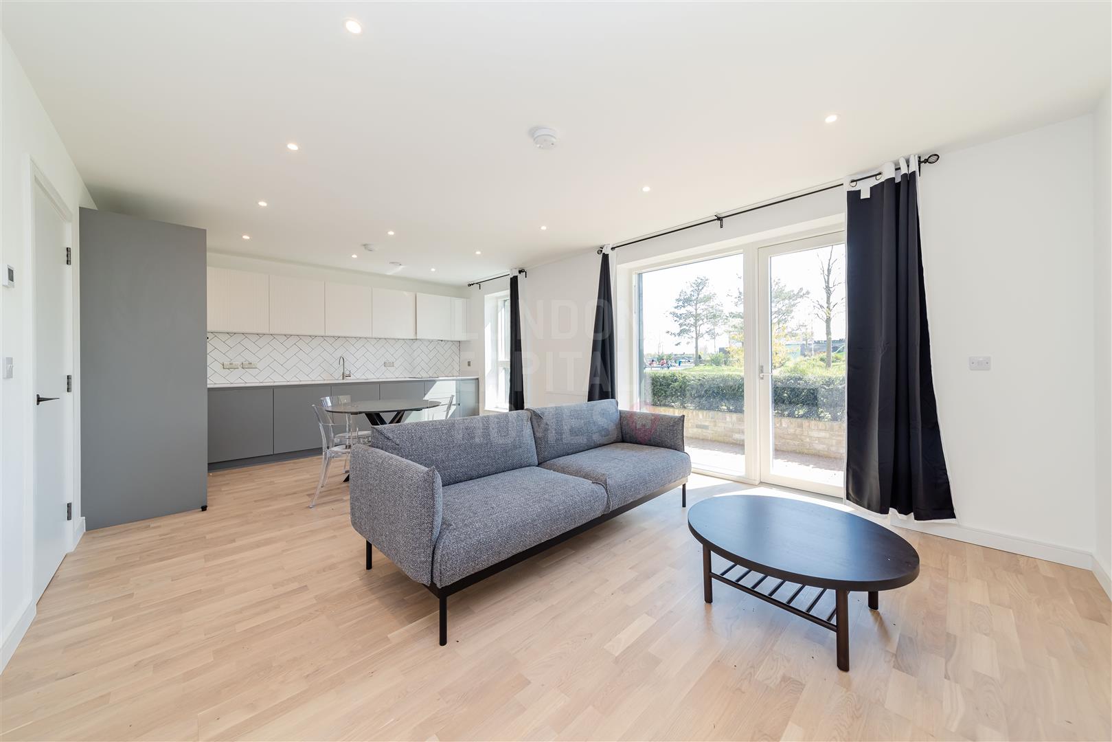 2 bed property in Watson House, Greenleaf Walk, London